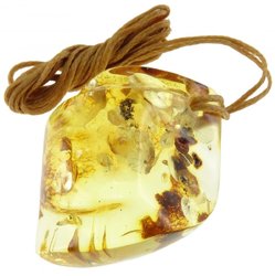 Figured pendant made of translucent amber